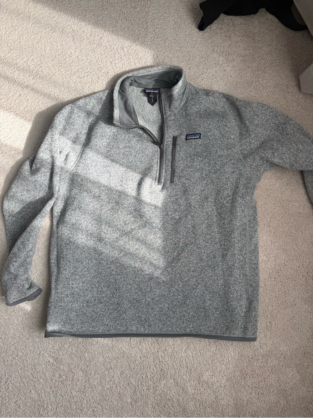 Patagonia Heather Gray Fleece Pullover with Logo Tag